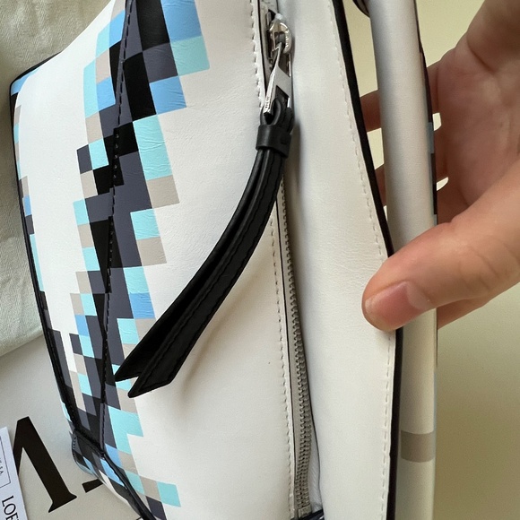 Loewe Small Edge Puzzle from the Pixel Collection - Picture 14 of 15